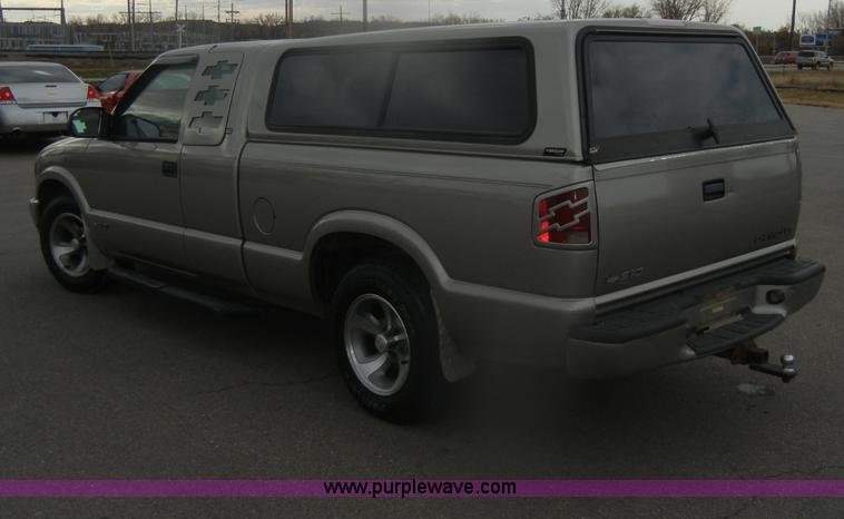 image for item D4650 1999 Chevrolet S10 LS