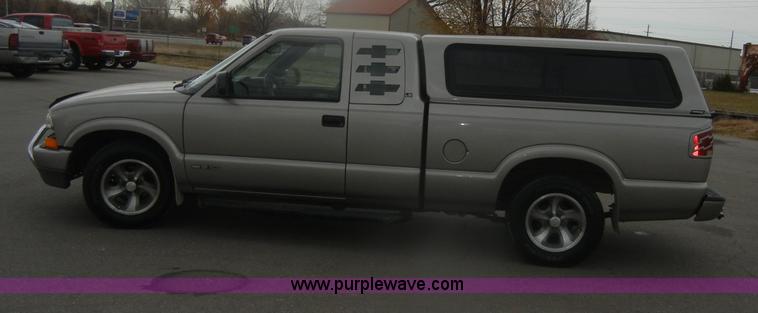 image for item D4650 1999 Chevrolet S10 LS