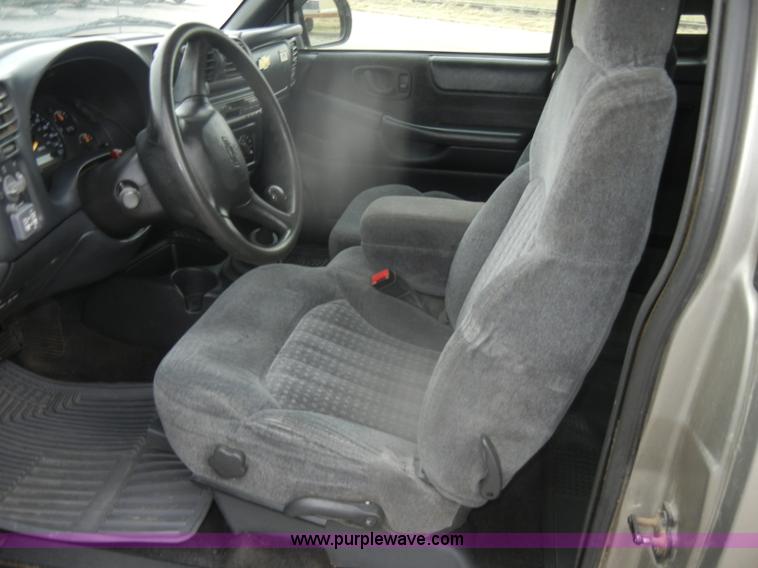 image for item D4650 1999 Chevrolet S10 LS