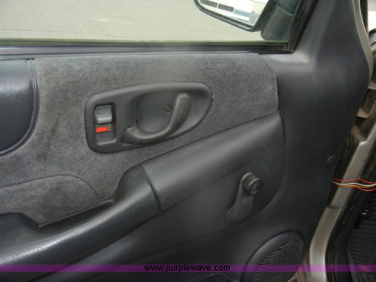 image for item D4650 1999 Chevrolet S10 LS