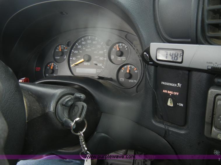 image for item D4650 1999 Chevrolet S10 LS