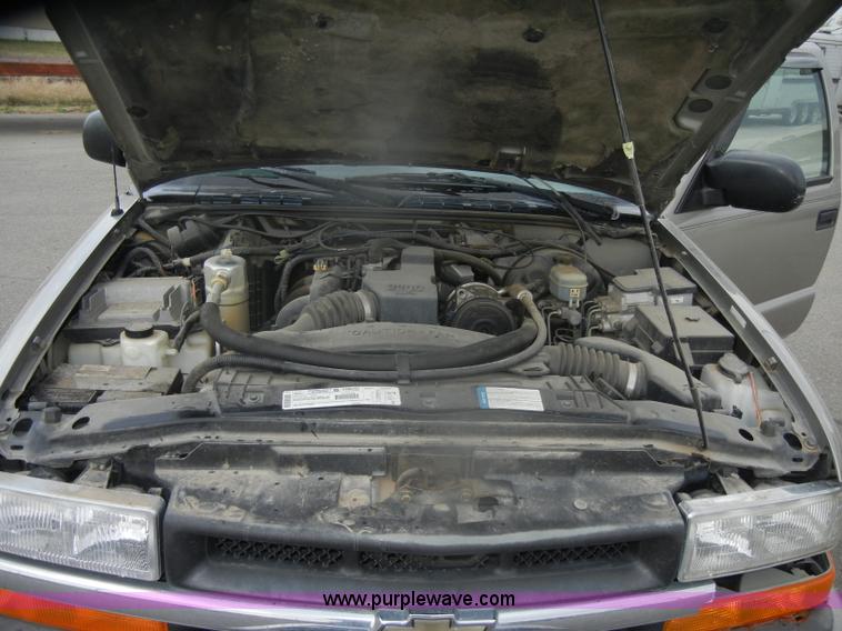 image for item D4650 1999 Chevrolet S10 LS