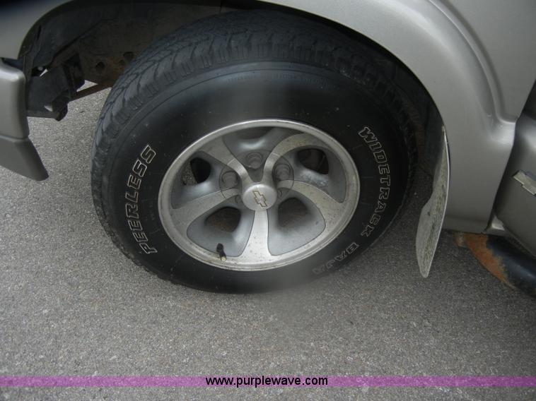 image for item D4650 1999 Chevrolet S10 LS