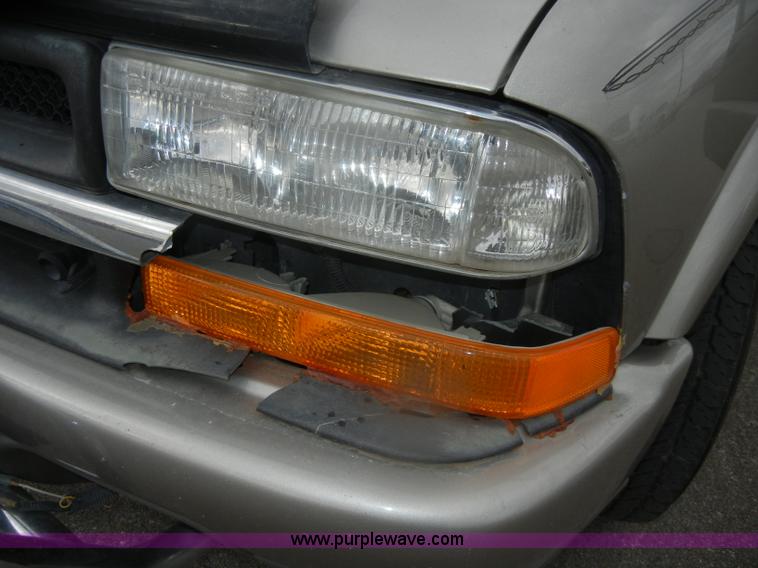 image for item D4650 1999 Chevrolet S10 LS