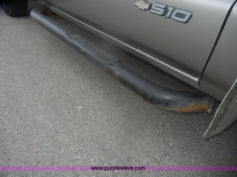 image for item D4650 1999 Chevrolet S10 LS