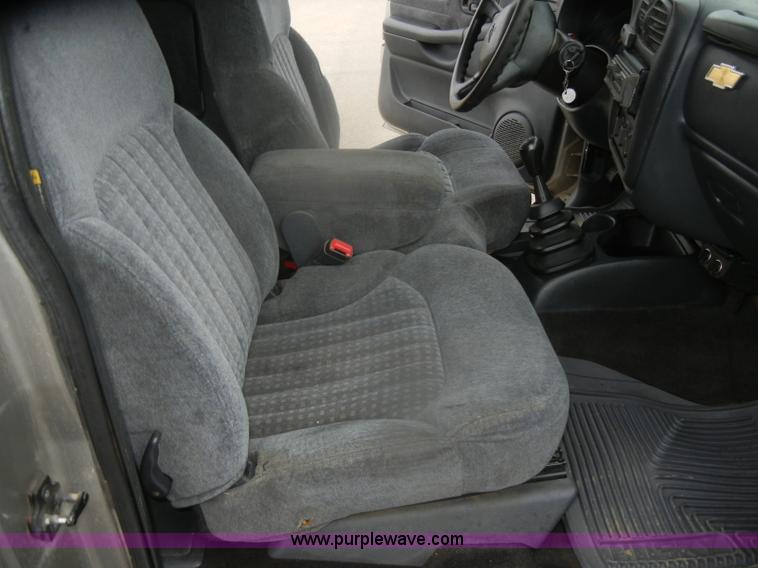 image for item D4650 1999 Chevrolet S10 LS