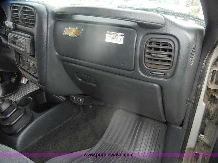 image for item D4650 1999 Chevrolet S10 LS