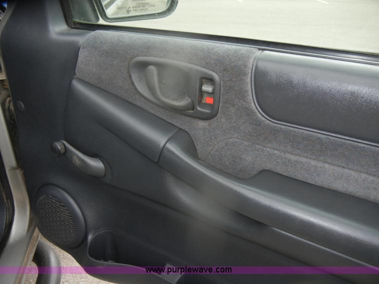 image for item D4650 1999 Chevrolet S10 LS