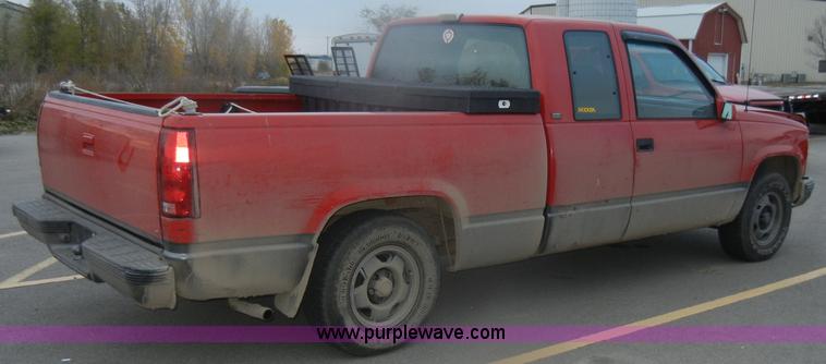 image for item D4726 1990 Chevrolet Silverado C1500 pickup truck