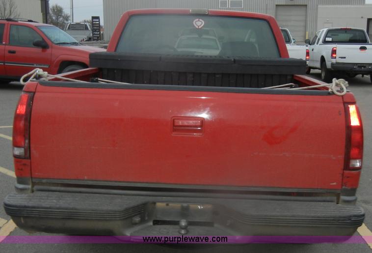image for item D4726 1990 Chevrolet Silverado C1500 pickup truck