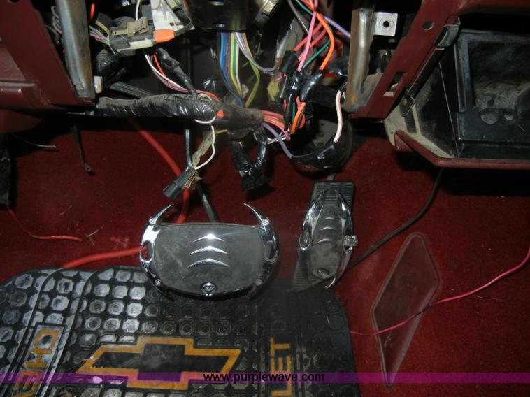 image for item D4726 1990 Chevrolet Silverado C1500 pickup truck