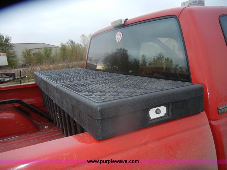 image for item D4726 1990 Chevrolet Silverado C1500 pickup truck