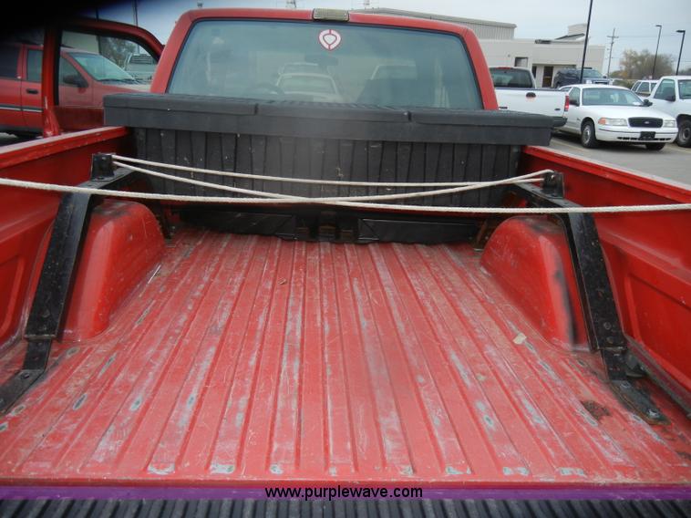 image for item D4726 1990 Chevrolet Silverado C1500 pickup truck