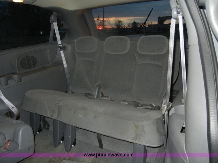 image for item D4727 2004 Dodge Grand Caravan SXT minivan