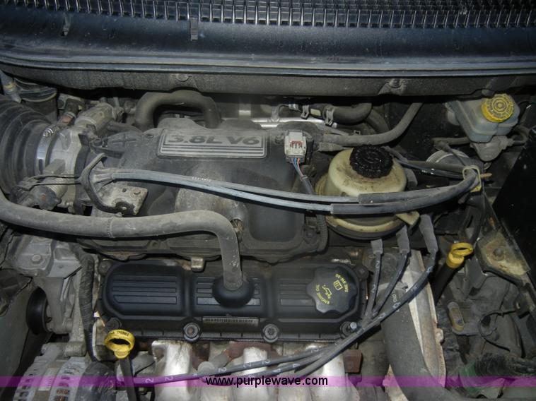 image for item D4727 2004 Dodge Grand Caravan SXT minivan