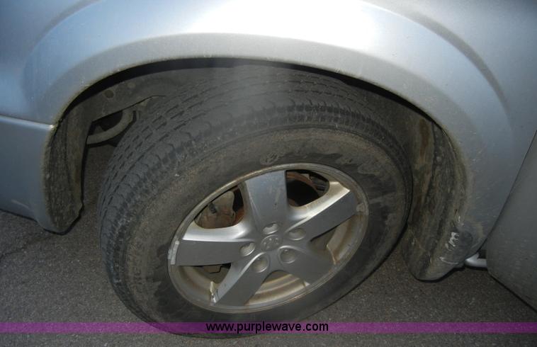 image for item D4727 2004 Dodge Grand Caravan SXT minivan