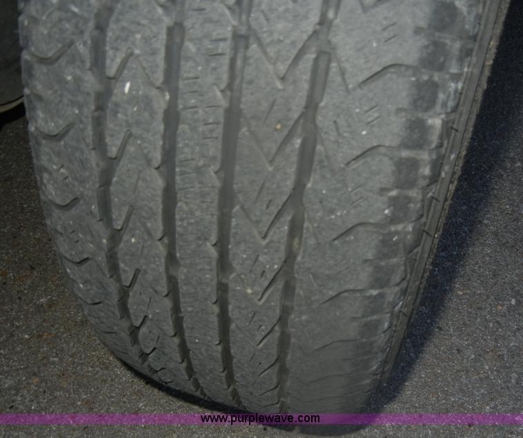 image for item D4727 2004 Dodge Grand Caravan SXT minivan