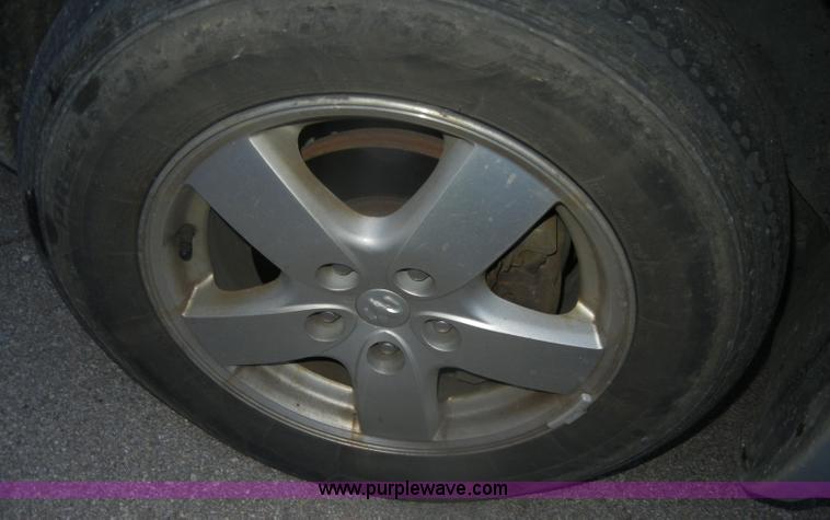 image for item D4727 2004 Dodge Grand Caravan SXT minivan