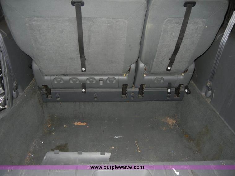 image for item D4727 2004 Dodge Grand Caravan SXT minivan