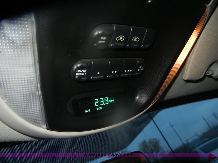 image for item D4727 2004 Dodge Grand Caravan SXT minivan