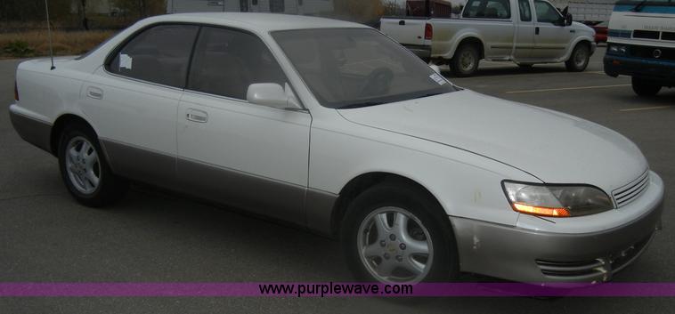 image for item D4729 1995 Lexus ES300