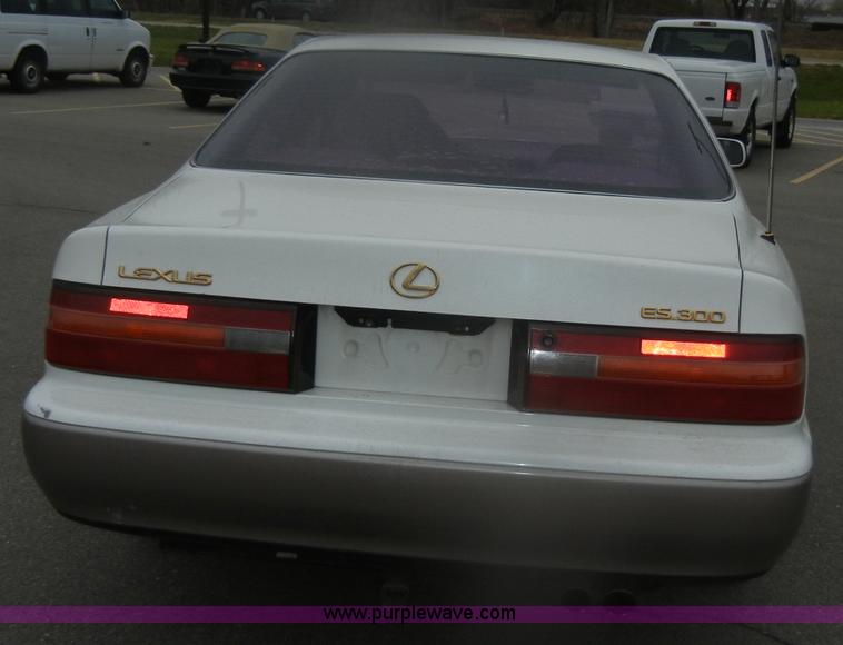 image for item D4729 1995 Lexus ES300