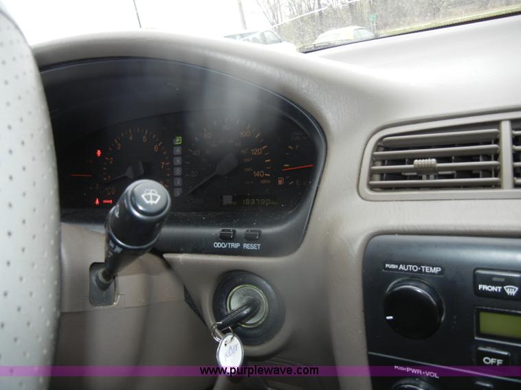 image for item D4729 1995 Lexus ES300