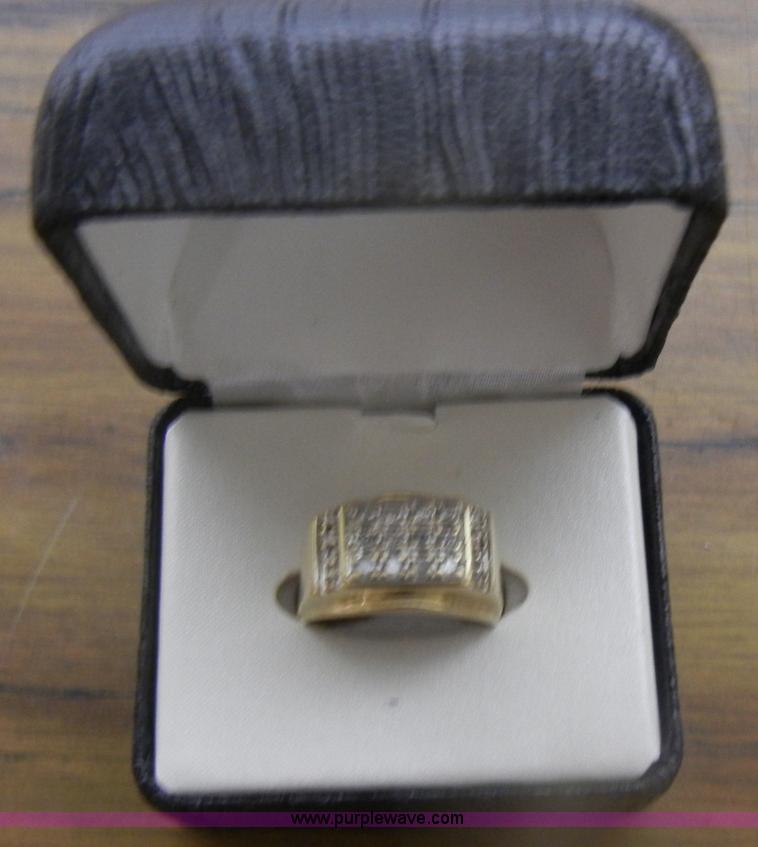 image for item F9193 Assorted jewelry