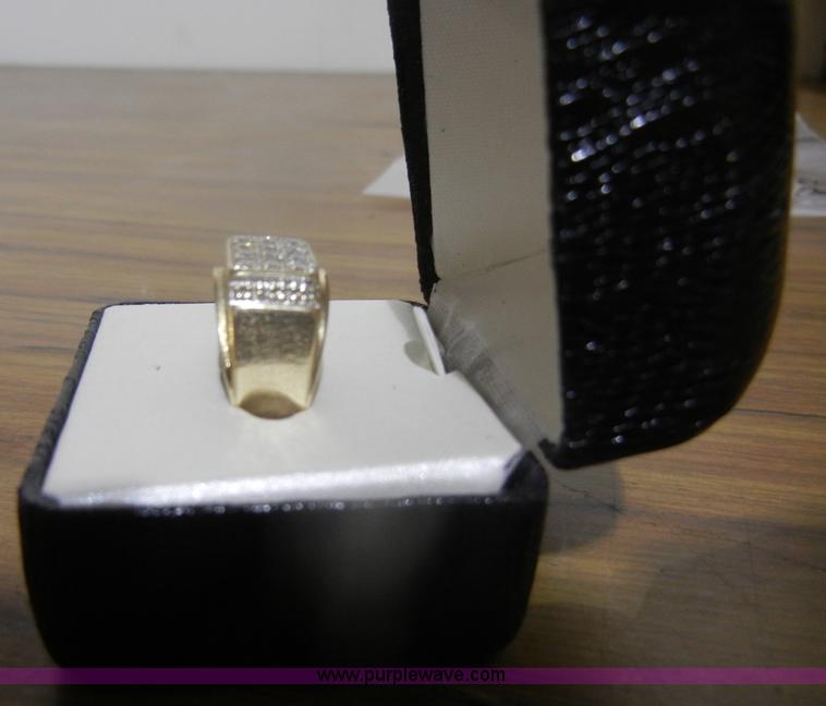 image for item F9193 Assorted jewelry