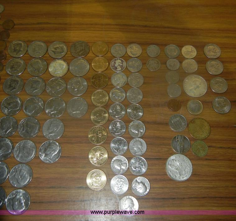 image for item F9198 Assorted coins