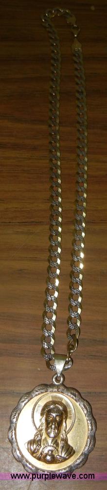 image for item F9199 Men's chain and medallion