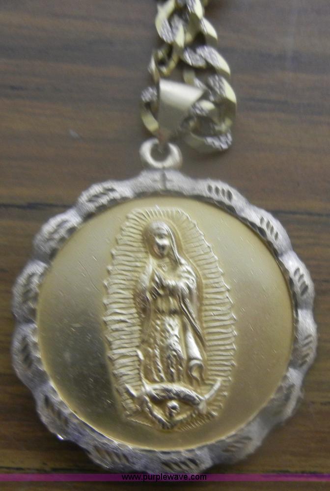 image for item F9199 Men's chain and medallion