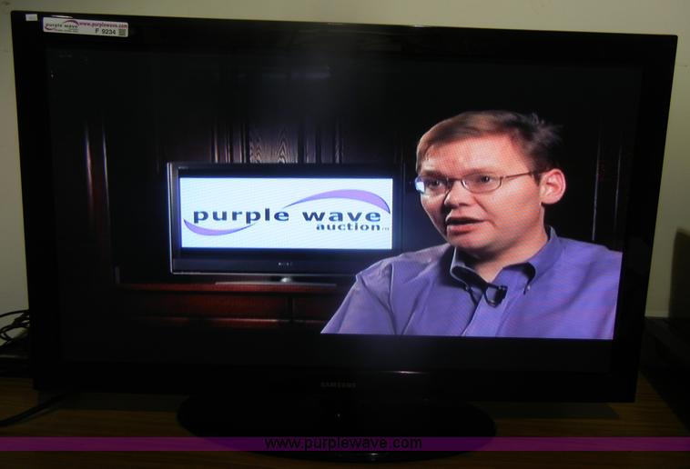 image for item F9234 Samsung 50" television