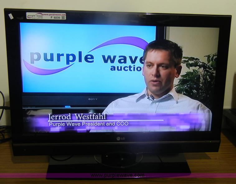 image for item F9235 LG 37" television