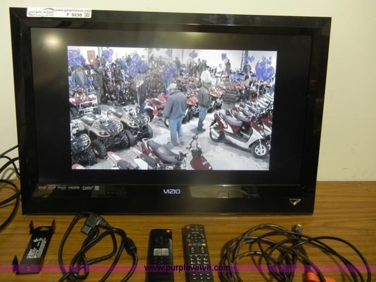 image for item F9238 Vizio 32" television