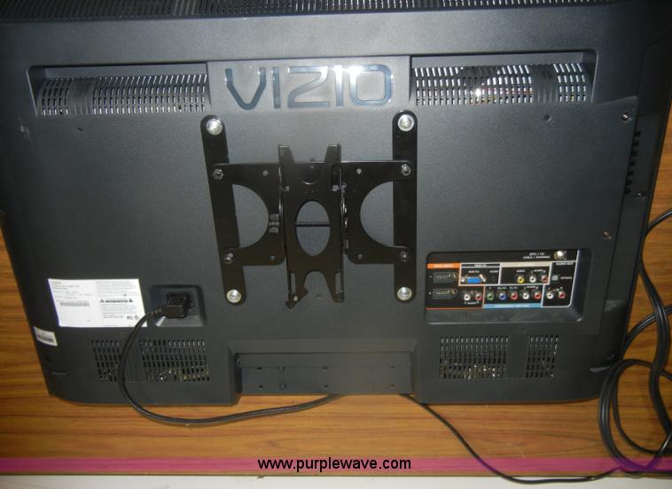 image for item F9238 Vizio 32" television