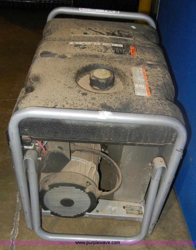 image for item F9242 Briggs & Stratton portable generator