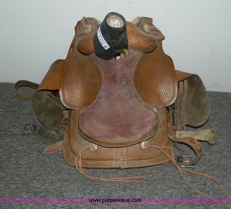 image for item S9199 15" leather roping saddle