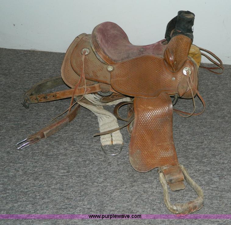 image for item S9199 15" leather roping saddle