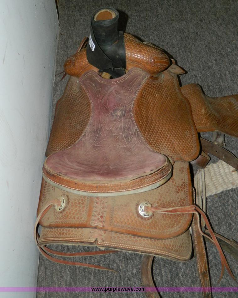 image for item S9199 15" leather roping saddle