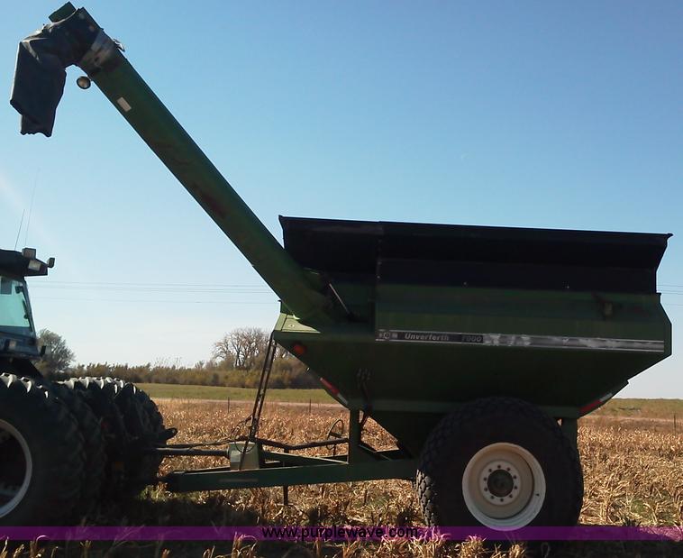 image for item B1612 Unverferth 7000 corner auger grain cart