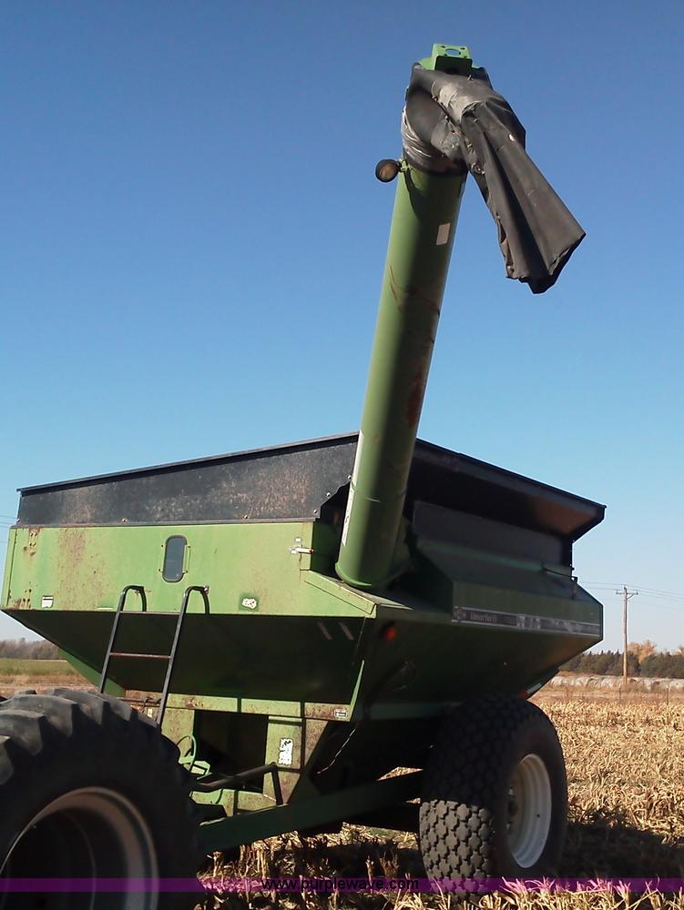 image for item B1612 Unverferth 7000 corner auger grain cart