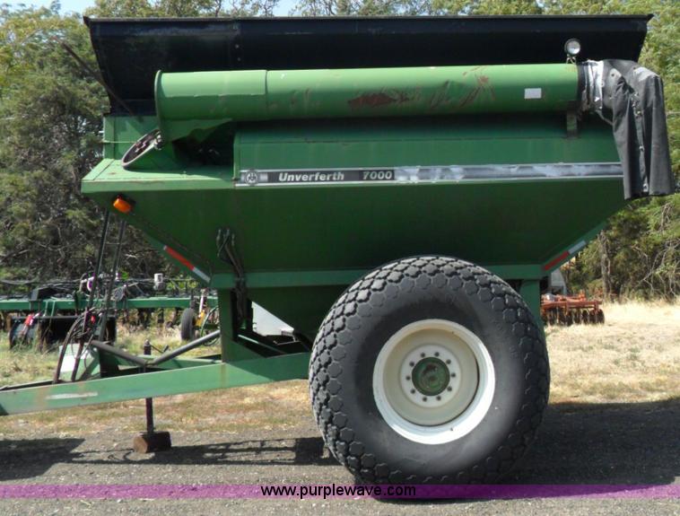 image for item B1612 Unverferth 7000 corner auger grain cart