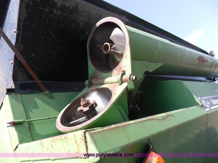 image for item B1612 Unverferth 7000 corner auger grain cart