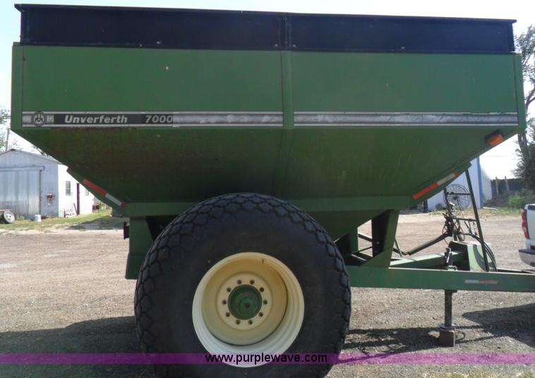image for item B1612 Unverferth 7000 corner auger grain cart