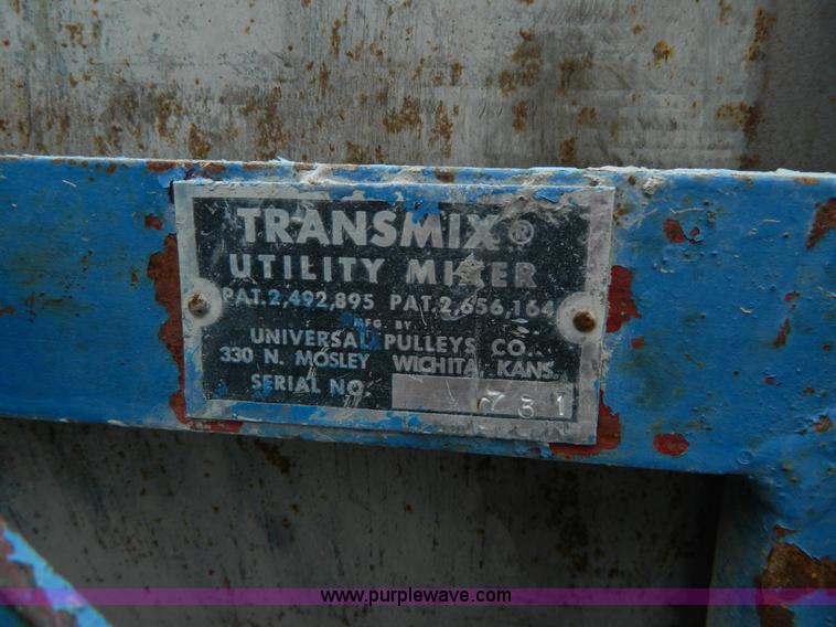 image for item B3959 Ford 800 tractor