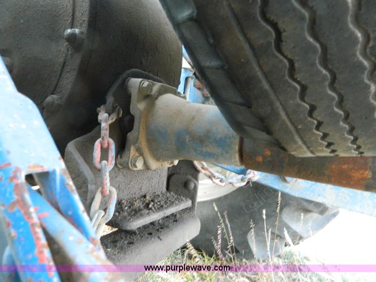 image for item B3959 Ford 800 tractor