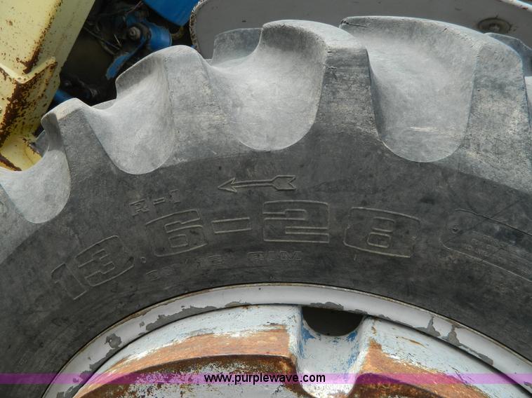 image for item B3959 Ford 800 tractor