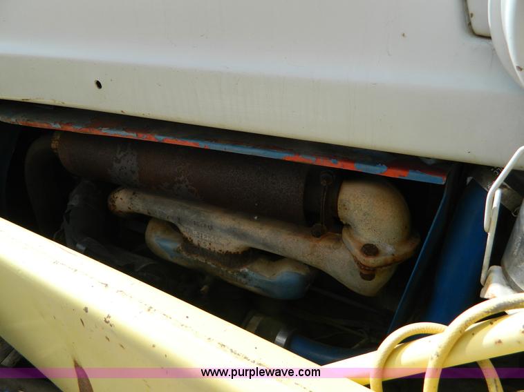 image for item B3959 Ford 800 tractor