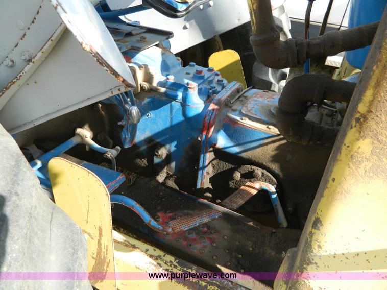 image for item B3959 Ford 800 tractor